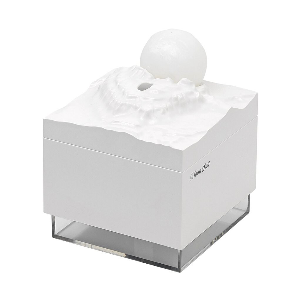 White portable humidifier with moon and mountain design night light BD